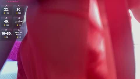 velveet_ online show from November 28, 2025, 11:57 am