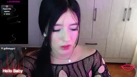 velvet_28_ online show from December 4, 2025, 3:32 pm