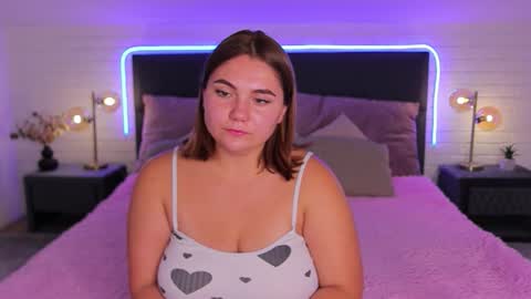 velvet__doll online show from September 27, 2025, 7:08 pm
