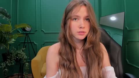 velvet_cherry online show from January 23, 2025, 7:51 pm