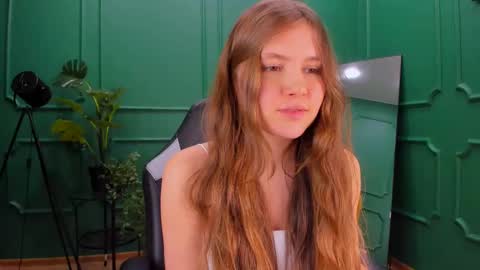 velvet_cherry online show from February 21, 2025, 6:48 pm