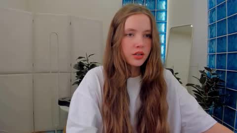 velvet_cherry online show from March 11, 2025, 6:19 pm