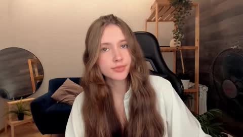 velvet_cherry online show from September 23, 2025, 3:59 pm