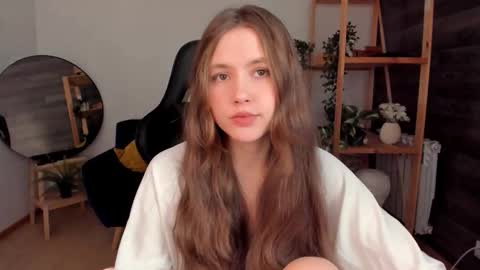 velvet_cherry online show from October 19, 2025, 3:23 pm