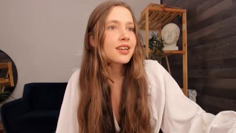 velvet_cherry online show from November 25, 2025, 4:18 pm