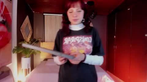 Snapshot of velvet_dreams_ chatting on February 19, 2026, 11:28 am Isabella online show from February 19, 2026, 11:28 am