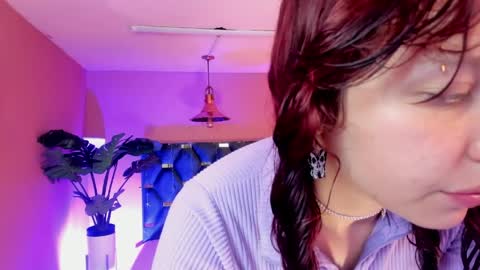 Isabella  online show from April 1, 2026, 11:22 am