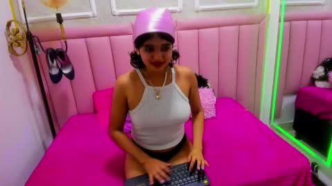 Snapshot of velvet_giirll chatting on June 23, 2026, 5:38 am velvet_giirll online show from June 23, 2026, 5:38 am