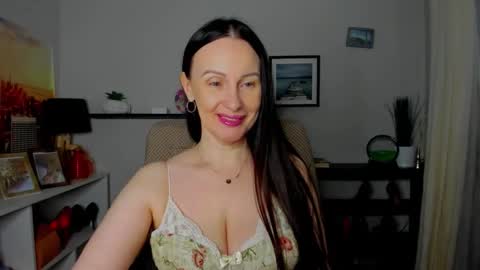 Snapshot of velvet_jasmine chatting on November 6, 2025, 6:36 am Jasmine online show from November 6, 2025, 6:36 am