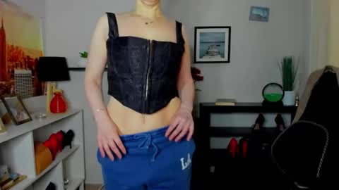 Snapshot of velvet_jasmine chatting on November 15, 2025, 8:11 am Jasmine online show from November 15, 2025, 8:11 am