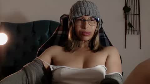 Andrea online show from October 30, 2025, 8:20 pm