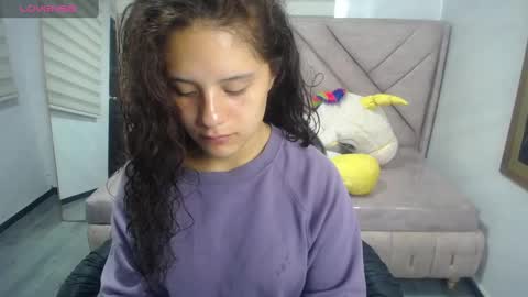 velvet_moon_v online show from September 16, 2025, 1:01 pm