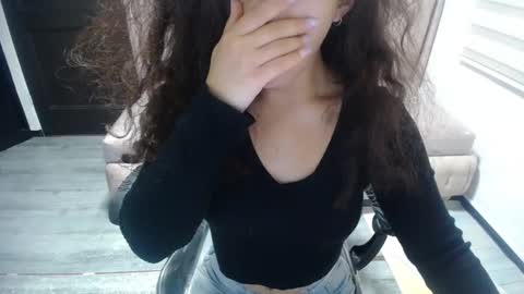 velvet_moon_v online show from October 11, 2025, 1:09 pm