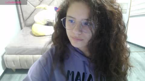 velvet_moon_v online show from January 8, 2026, 1:13 pm