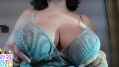 Snapshot of velvetcrystal chatting on May 31, 2026, 1:58 am Crystal PVT OPEN online show from May 31, 2026, 1:58 am