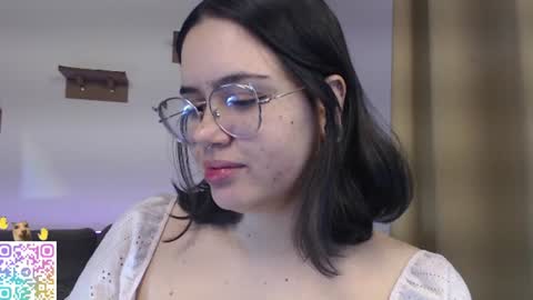 Snapshot of velvetcrystal chatting on June 9, 2026, 1:06 am Crystal PVT OPEN online show from June 9, 2026, 1:06 am