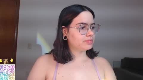 Snapshot of velvetcrystal chatting on July 18, 2026, 2:49 am Crystal PVT OPEN online show from July 18, 2026, 2:49 am