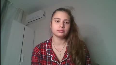 velveted_ivy online show from December 5, 2025, 10:57 am