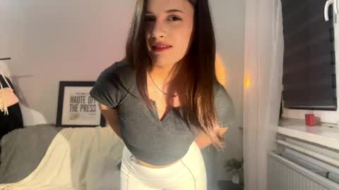 Snapshot of velvetfumble chatting on June 2, 2026, 9:28 pm Emma online show from June 2, 2026, 9:28 pm