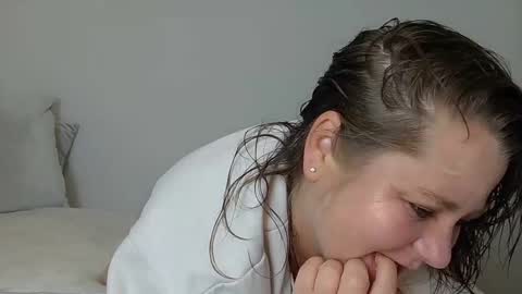 Snapshot of velvetjade_x chatting on May 28, 2026, 8:28 pm Jade online show from May 28, 2026, 8:28 pm