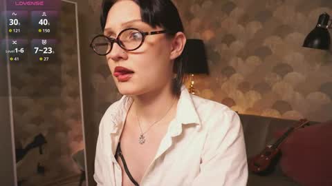 Lily online show from May 8, 2026, 9:09 pm