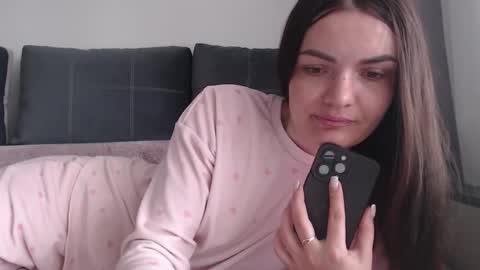 velvetmoon123 online show from March 28, 2026, 8:47 am