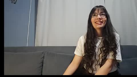 velvetsolez online show from April 4, 2026, 8:56 am