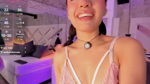 velvett_moon__ online show from May 5, 2026, 3:47 am