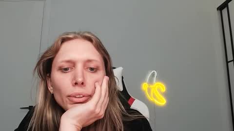 Snapshot of velvettgirl chatting on February 8, 2026, 8:23 pm VelvetTGirl online show from February 8, 2026, 8:23 pm