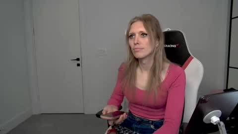 Snapshot of velvettgirl chatting on February 25, 2026, 3:54 pm VelvetTGirl online show from February 25, 2026, 3:54 pm