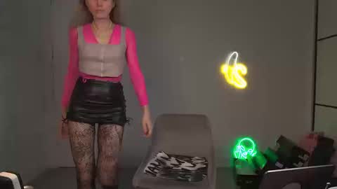 VelvetTGirl online show from March 19, 2026, 9:30 pm