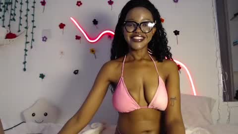 COCO XOXO online show from September 11, 2025, 8:14 am