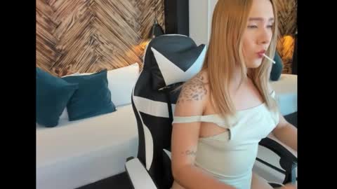 Snapshot of vennus_black_ chatting on November 5, 2025, 7:25 pm V E N U S online show from November 5, 2025, 7:25 pm