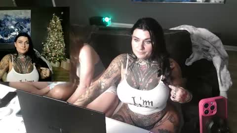 VentressInk online show from November 15, 2025, 2:09 am