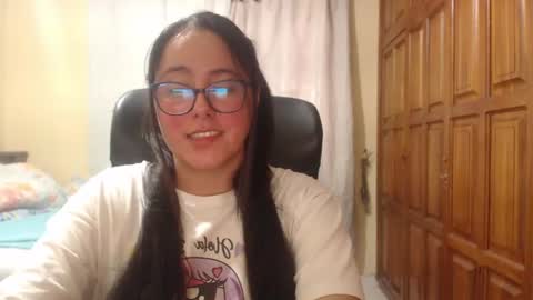 Snapshot of venus_cat_ chatting on June 19, 2026, 8:23 pm Venus online show from June 19, 2026, 8:23 pm