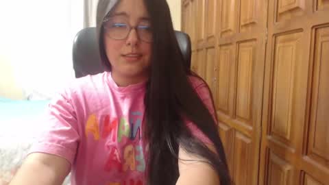 Snapshot of venus_cat_ chatting on July 5, 2026, 4:19 am Venus online show from July 5, 2026, 4:19 am