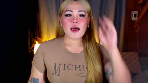 Snapshot of venus_colly chatting on June 27, 2026, 1:32 am I am Colly Your mystery girl online show from June 27, 2026, 1:32 am