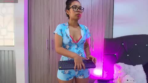Snapshot of venus_hexxx chatting on May 8, 2026, 11:26 am venus_hexxx online show from May 8, 2026, 11:26 am