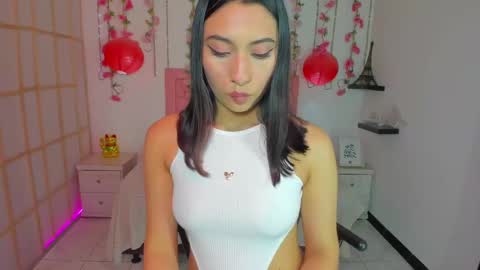 Snapshot of venus_latin_01 chatting on February 21, 2025, 11:43 pm Mary online show from February 21, 2025, 11:43 pm