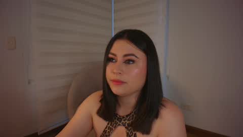 Snapshot of venus_leroy chatting on October 22, 2025, 10:20 pm Venus online show from October 22, 2025, 10:20 pm