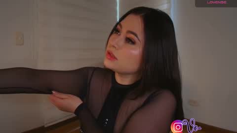 Snapshot of venus_leroy chatting on October 26, 2025, 8:26 pm Venus online show from October 26, 2025, 8:26 pm