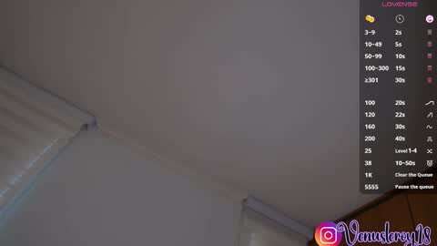 Snapshot of venus_leroy chatting on November 4, 2025, 10:09 pm Venus online show from November 4, 2025, 10:09 pm