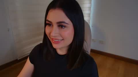 Snapshot of venus_leroy chatting on November 23, 2025, 9:03 pm Venus online show from November 23, 2025, 9:03 pm