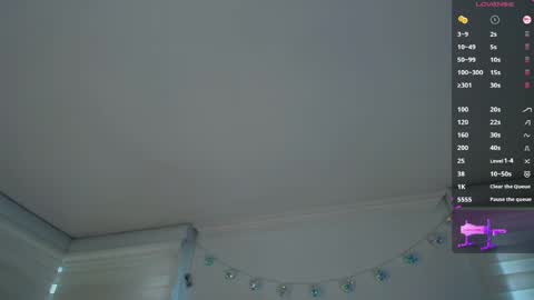 Venus online show from May 10, 2026, 8:25 pm