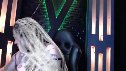 Snapshot of venus_rock chatting on April 30, 2026, 12:11 pm Venus Ink online show from April 30, 2026, 12:11 pm