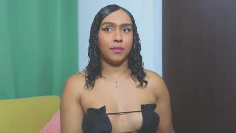 Snapshot of venus_speer chatting on December 6, 2024, 2:35 am Luisa online show from December 6, 2024, 2:35 am