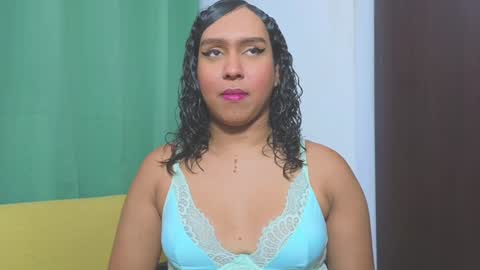 Snapshot of venus_speer chatting on December 6, 2024, 11:36 pm Luisa online show from December 6, 2024, 11:36 pm