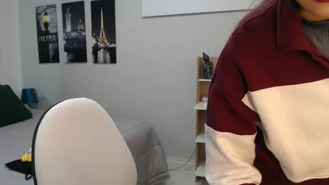 Mia online show from September 13, 2025, 12:27 pm