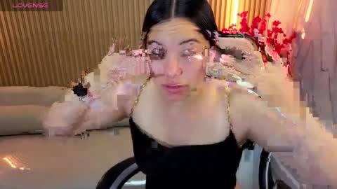 Snapshot of venus_velvet_tp chatting on April 27, 2026, 12:58 pm Venus online show from April 27, 2026, 12:58 pm