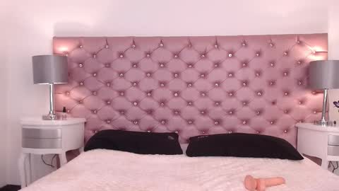 Snapshot of venusandrea29 chatting on January 15, 2026, 11:37 am Venus online show from January 15, 2026, 11:37 am